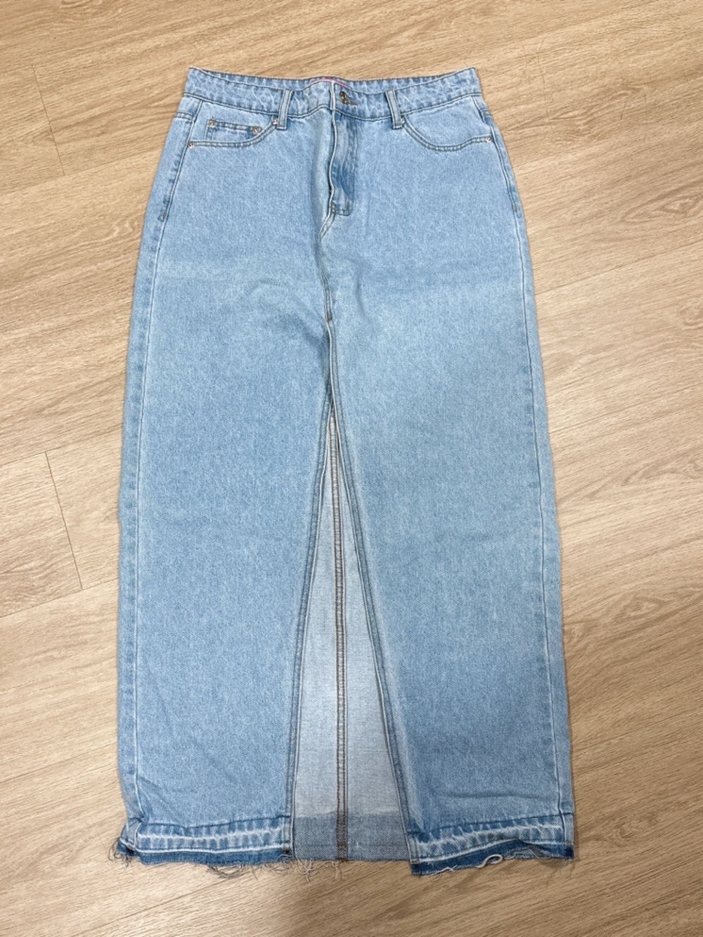 Edikted Light Wash High-Waist Straight Jeans
